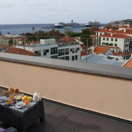 Travellers Pearl By Storytellers * Funchal (Madeira)